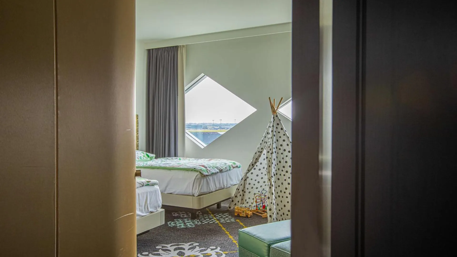 מלון Hilton סכיפהול