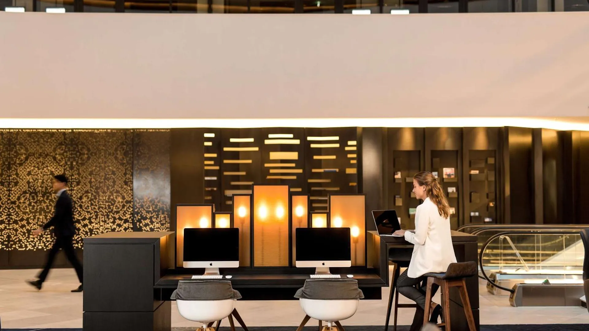 Hotel Hilton Amsterdam Airport Schiphol 4*,